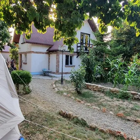 Magic Garden Emperor Bell Tent Glamping